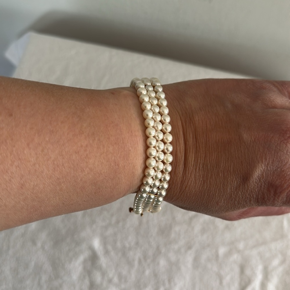 Vintage Mikimoto 18k Yellow Gold 5 1/2 - 5mm Cultured Pearl 3 Strand Bracelet - Picture 6 of 7